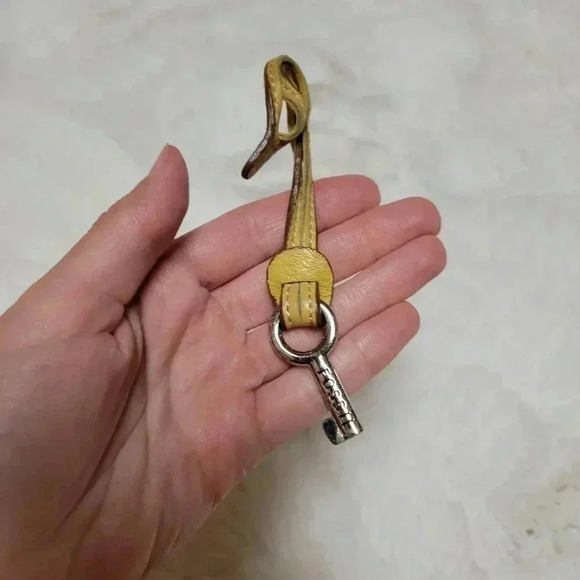 FOSSIL REPLACEMENT KEY FOR BAG PURSE CHARM KEYCHAIN Yellow Leather Silver Key - Picture 3 of 3